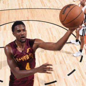 世界杯手机观看-骑士结束夏季联赛征程 侧翼引援成管理层新任务