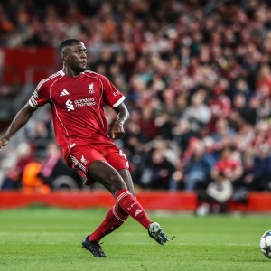 防线真没人了！记者：乔·戈麦斯和科纳特缺席了利物浦今日的训练